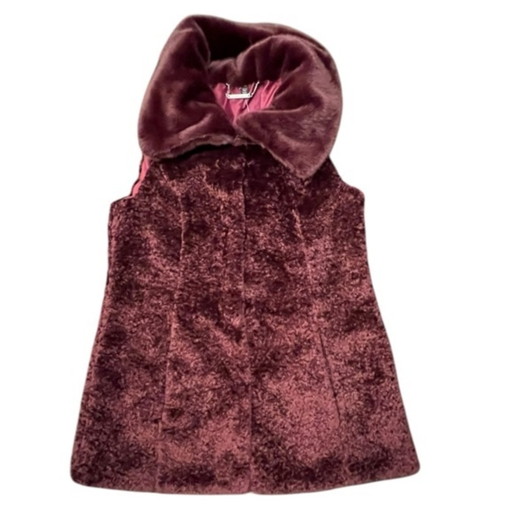 NWT White House Black Market Luxe Faux Fur Vest Size XS $175 Cabernet‎ Hook Eye